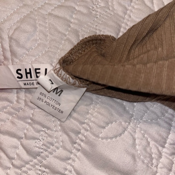 SHEIN halter crop top - Picture 2 of 3